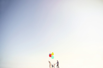 Beach anniversary shoot with kids by Max Wanger