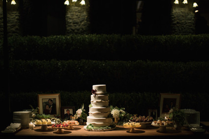 Wedding cake table