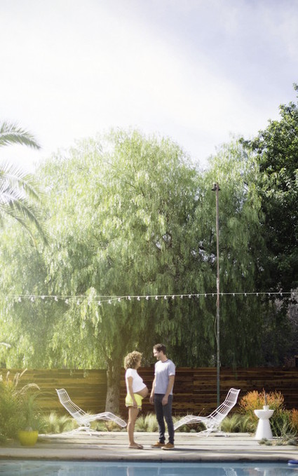 poolside maternity photos by max and friends