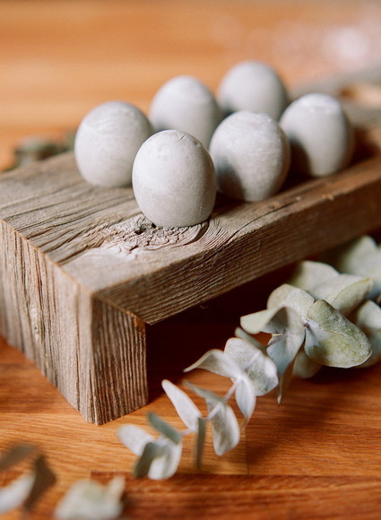 Cement easter eggs