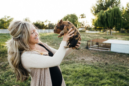 Farm maternity photos