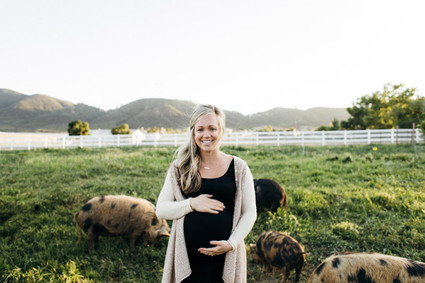 Farm maternity photos