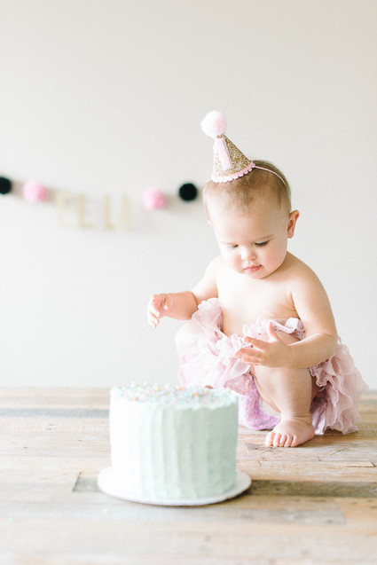 baby girl 1st birthday cake smash