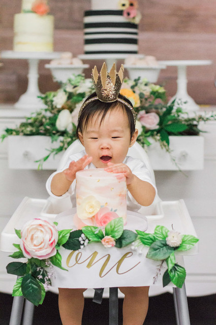 Floral Korean Dol first birthday Inspiration