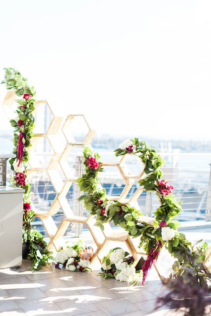 Modern ceremony decor