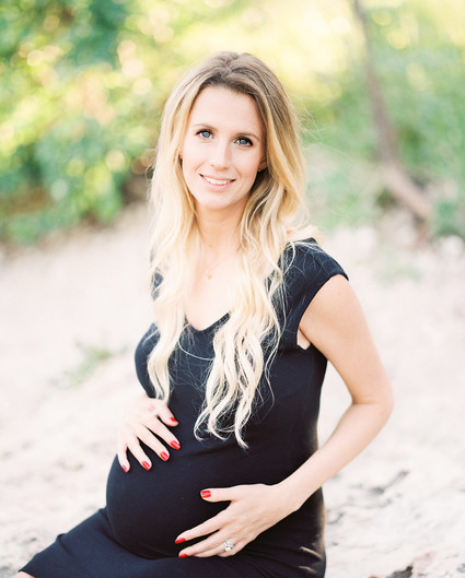 Simple natural light maternity photos