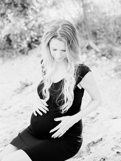 Simple natural light maternity photos