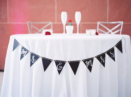 Simple modern sweetheart table Inspiration