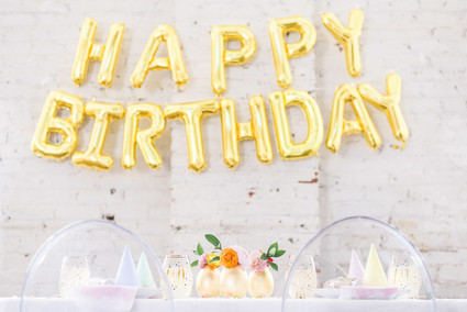 gold happy birthday balloons