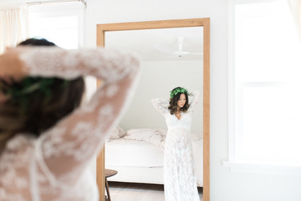 intimate romantic maternity photos