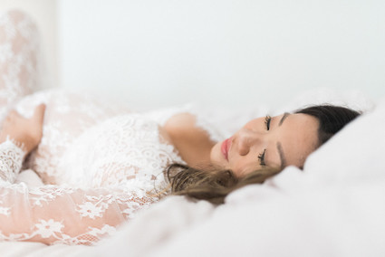 intimate romantic maternity photos