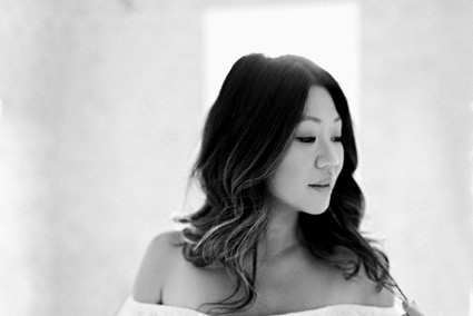 intimate romantic maternity photos