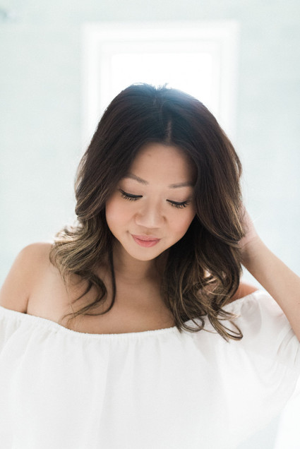 intimate romantic maternity photos