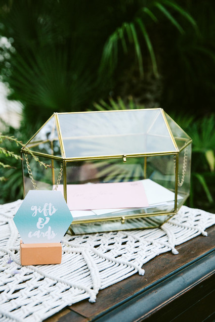 Wedding gift station