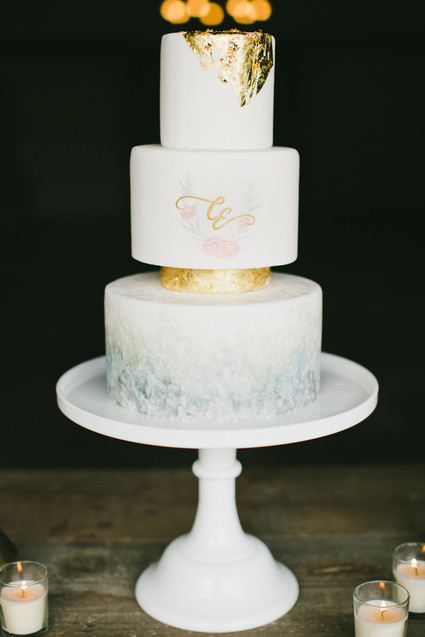 Elegant wedding cake