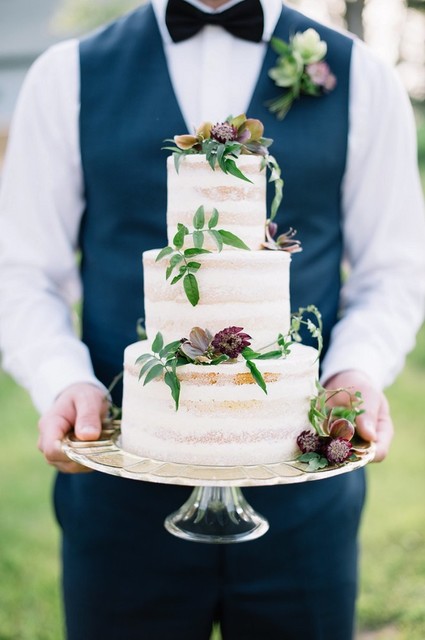 Romantic wedding cake