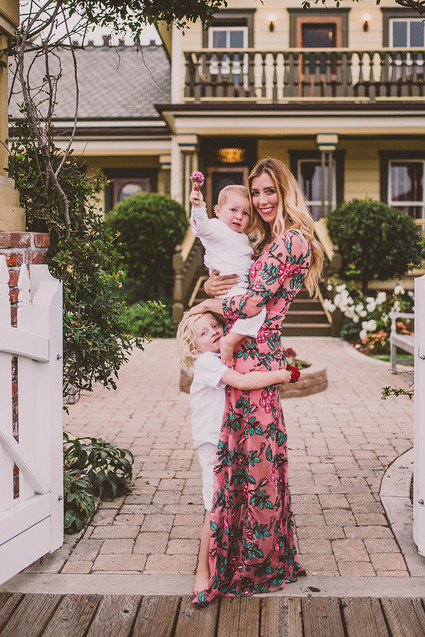 Floral pregnancy announcement