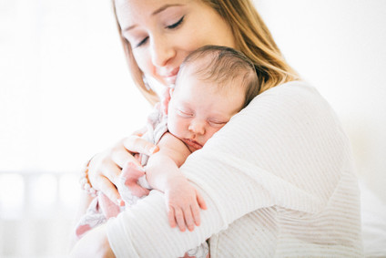 Natural light family newborn photos