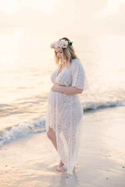 sunset boho maternity photos Inspiration
