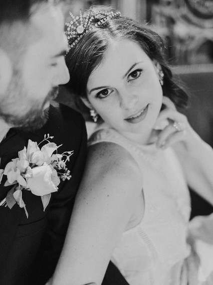 Great Gatsby inspired wedding portraits