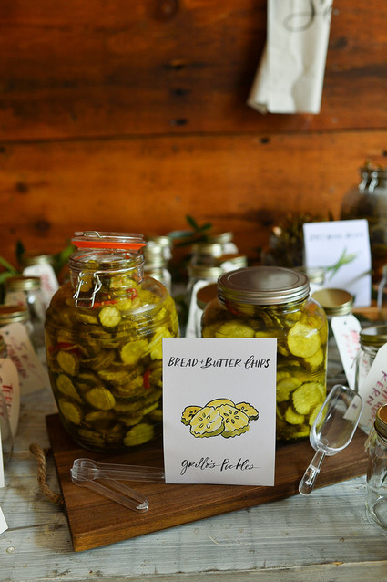 Seasonal foodie wedding favors