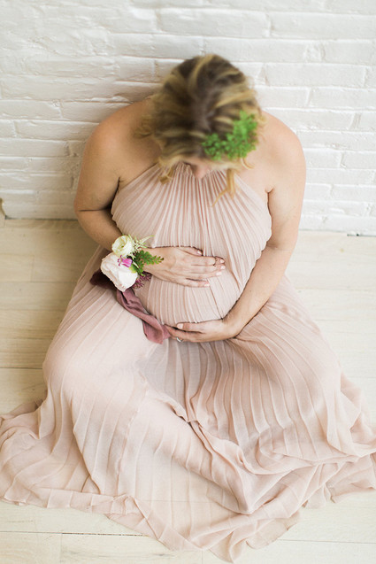 romantic formal maternity photos