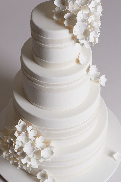 Modern wedding cake