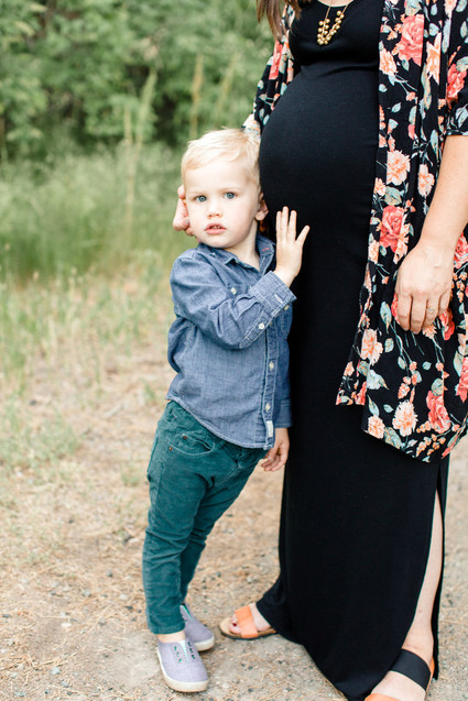 Rustic fall family maternity photos
