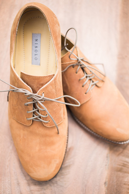 Groom shoes