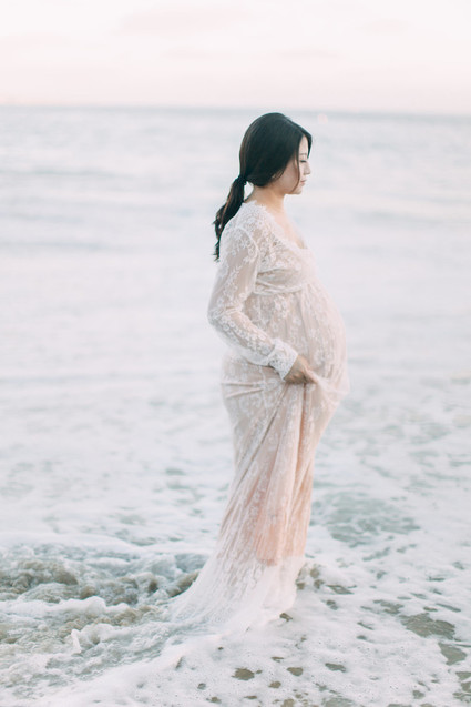 romantic laguna beach maternity photos