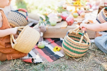 kids apple picking party