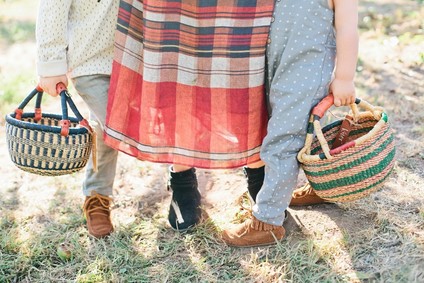 kids apple picking party