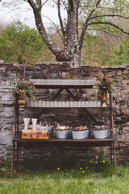 Rustic wedding decor