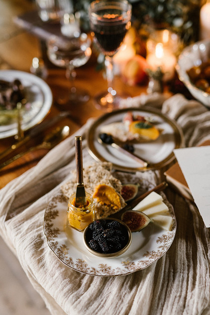 Fall barn wedding decor