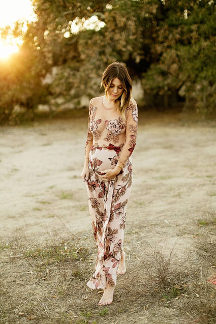 fashionable sexy maternity photos