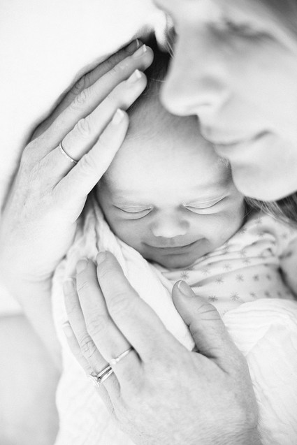 lifestyle newborn photos