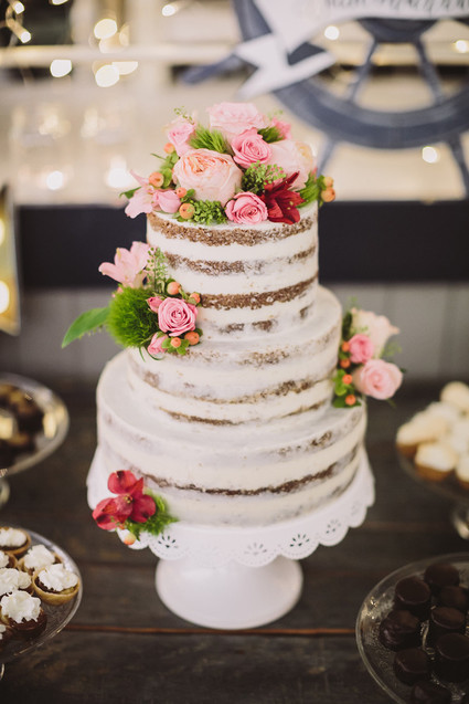 Semi naked cake