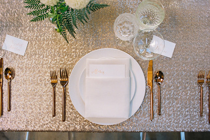 White and gold wedding decor