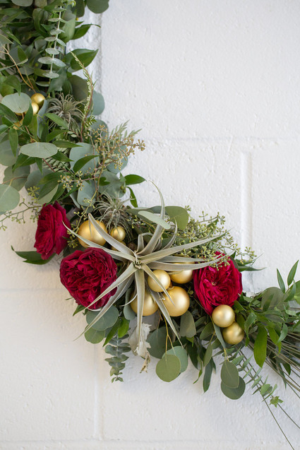Holiday wreath