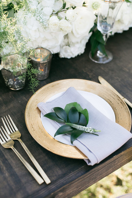 Green, white, and gold wedding ideas