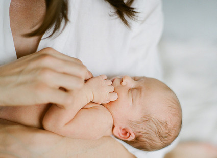 Natural light newborn photos in Vancouver