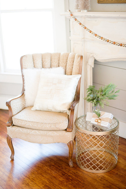 neutral christmas decor