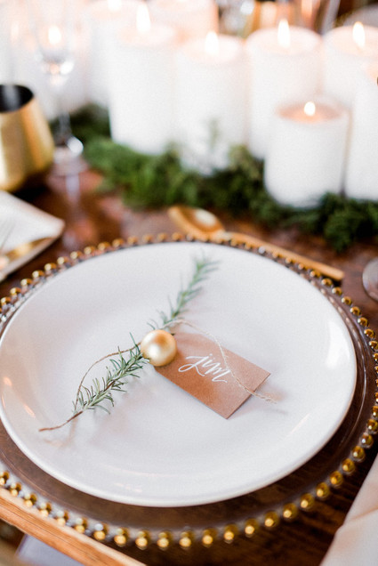 neutral christmas decor