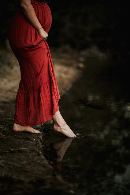 Moody bohemian maternity photos