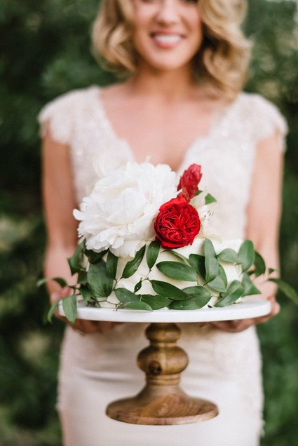 Romantic wedding cake