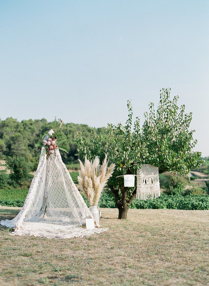 Bohemian wedding decor