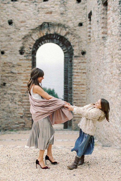 Winter family photos in Italy