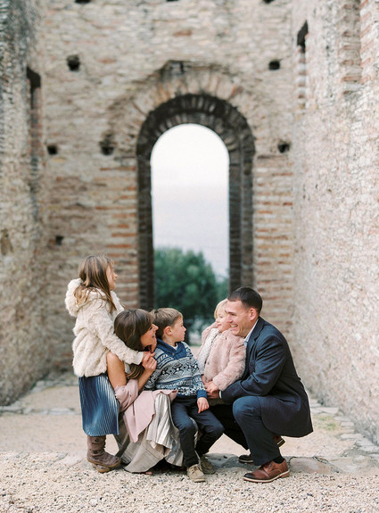 Winter family photos in Italy