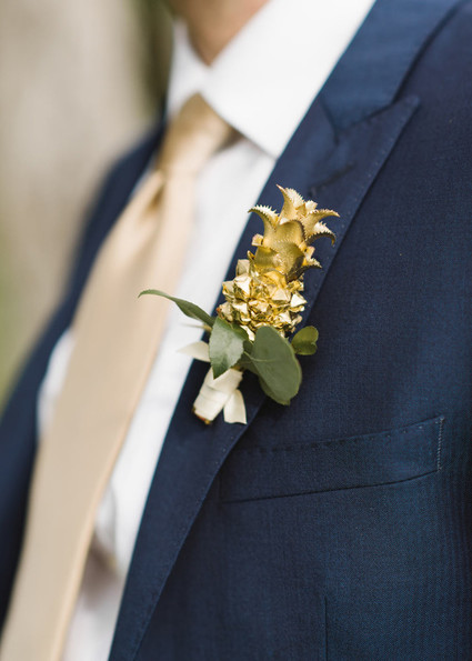 Tropical boutonnière Inspiration