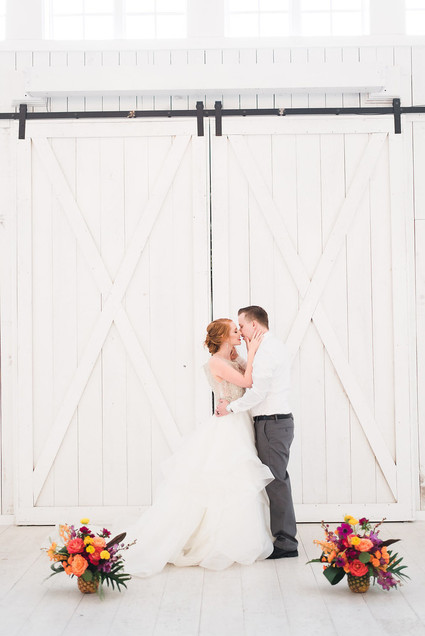 Tropical wedding at a barn